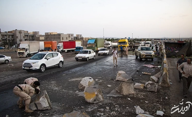 (تصاویر) واژگونی کامیون حامل انگور